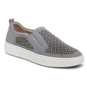 Vionic Kimmie Perf Sneaker
